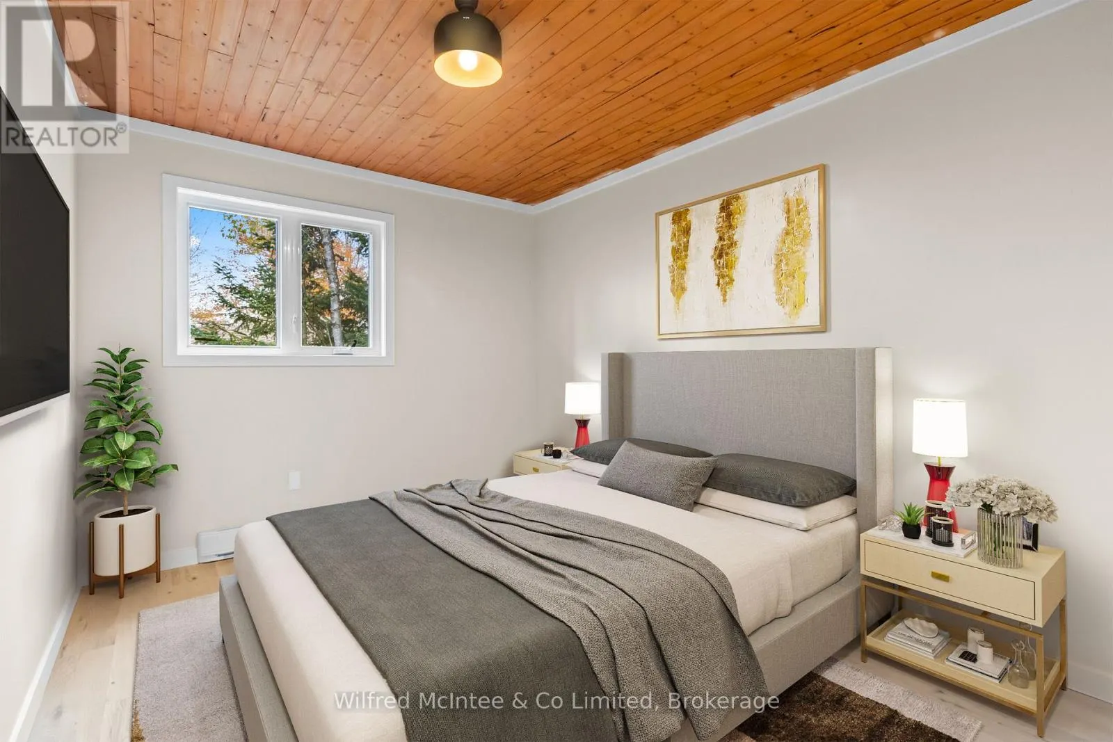 40 ROLLING HILLS DRIVE