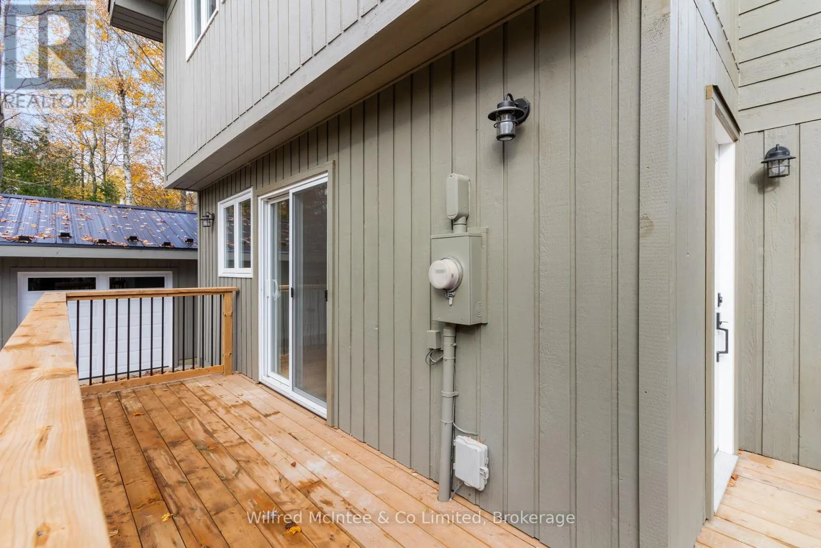 40 ROLLING HILLS DRIVE