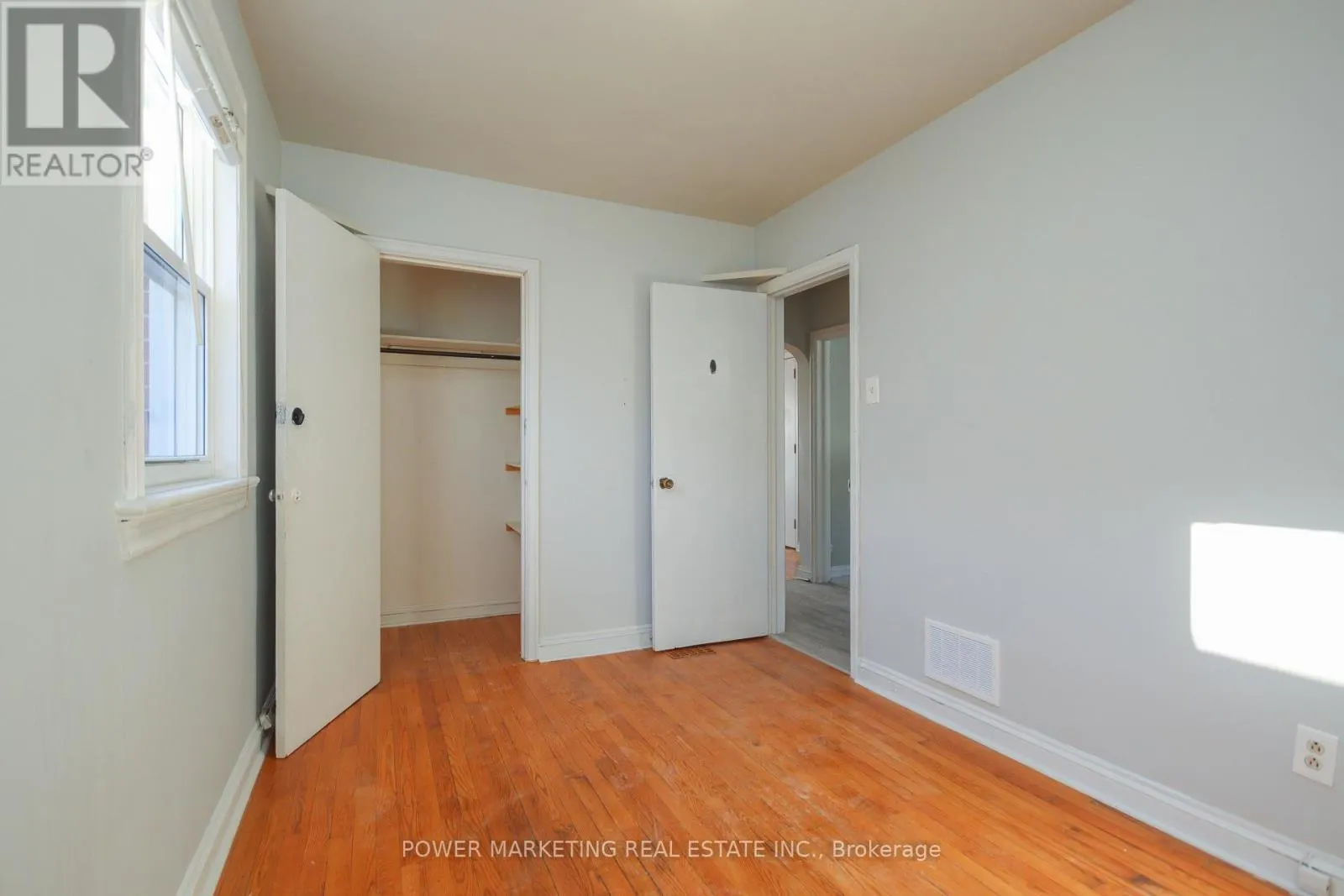 3 - 679 ROOSEVELT AVENUE