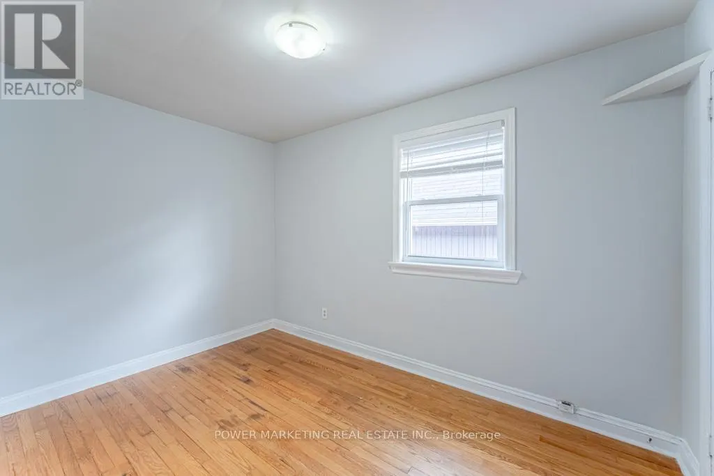 3 - 679 ROOSEVELT AVENUE