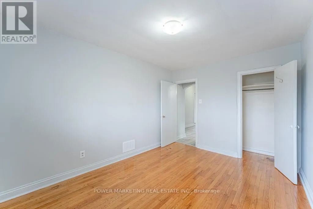 3 - 679 ROOSEVELT AVENUE