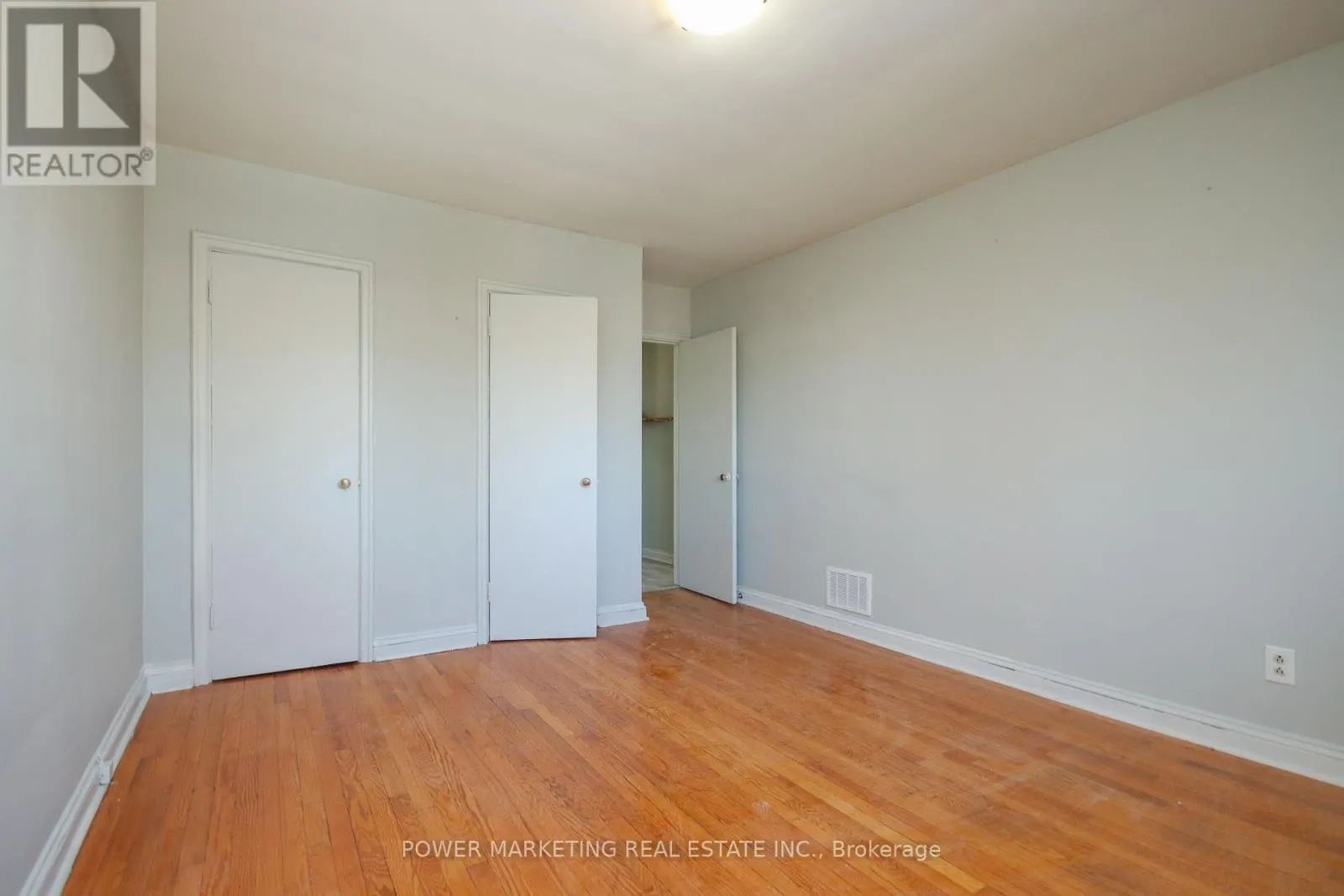 3 - 679 ROOSEVELT AVENUE