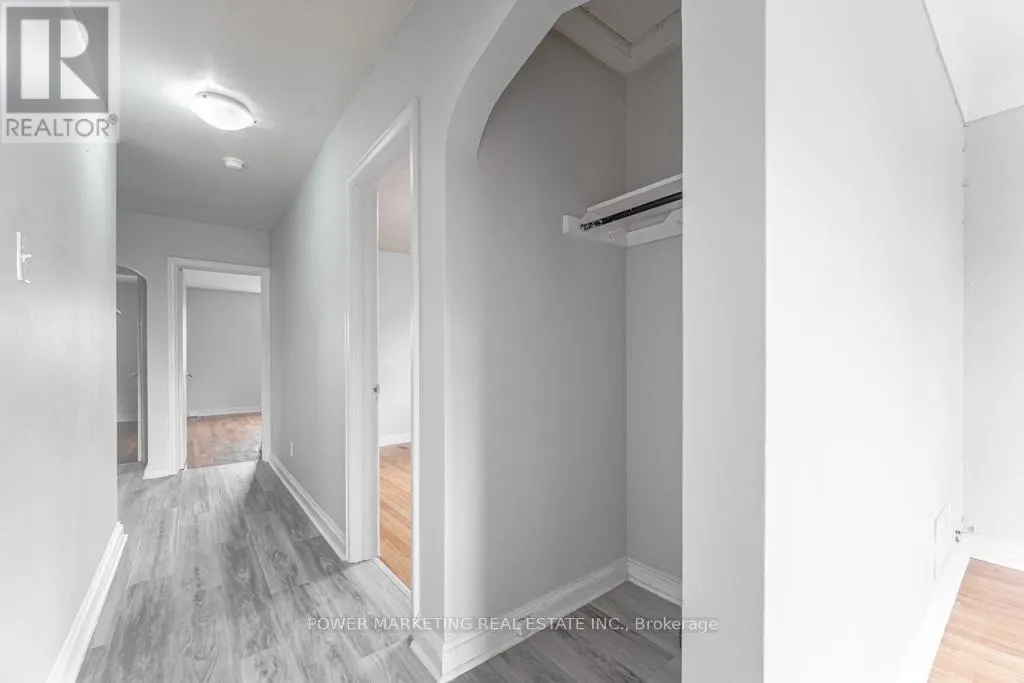 3 - 679 ROOSEVELT AVENUE