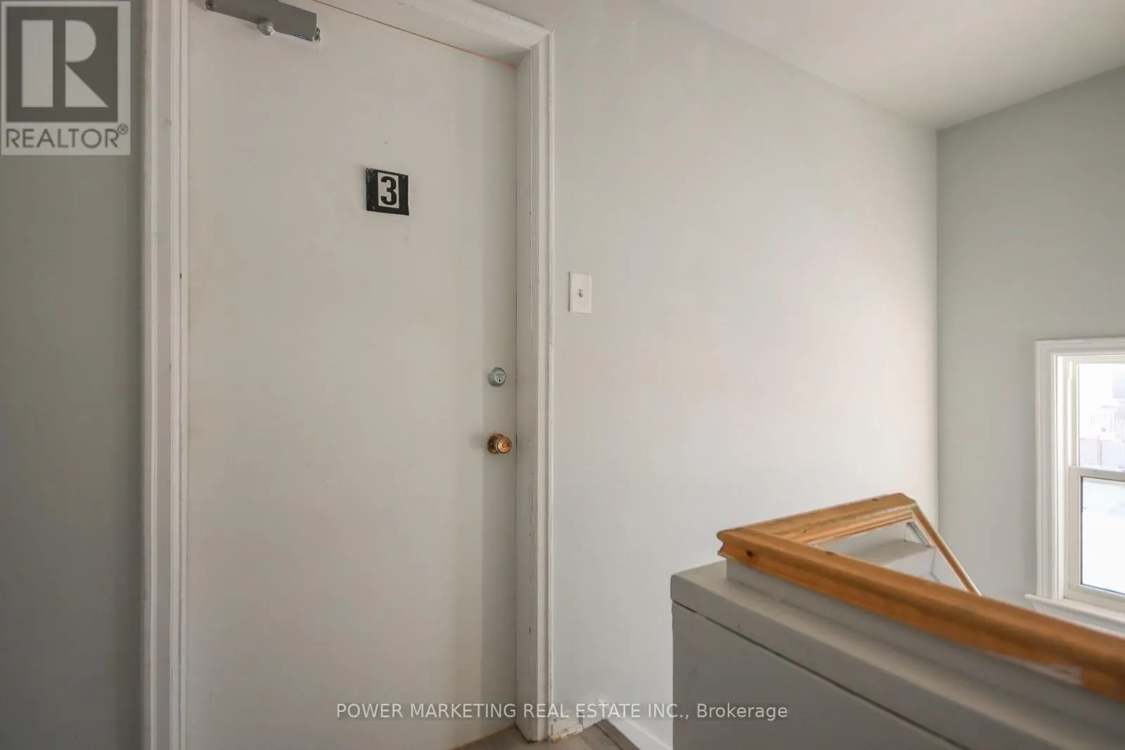 3 - 679 ROOSEVELT AVENUE