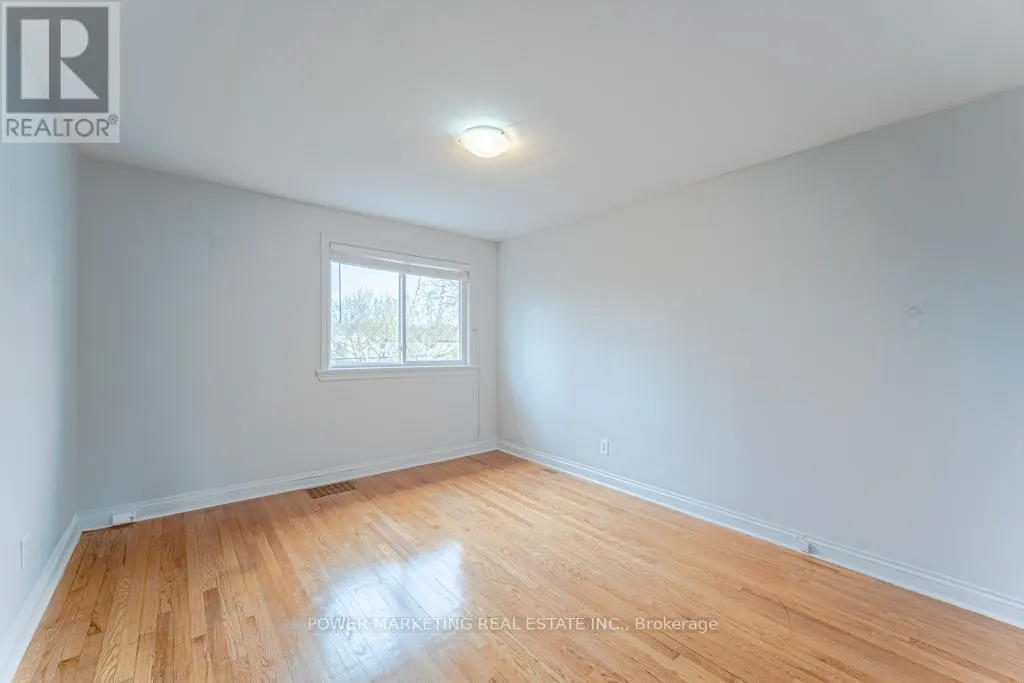 3 - 679 ROOSEVELT AVENUE