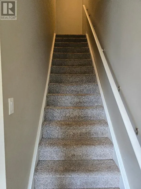 A2 - 439 ATHLONE AVENUE E