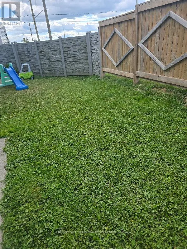 A2 - 439 ATHLONE AVENUE E