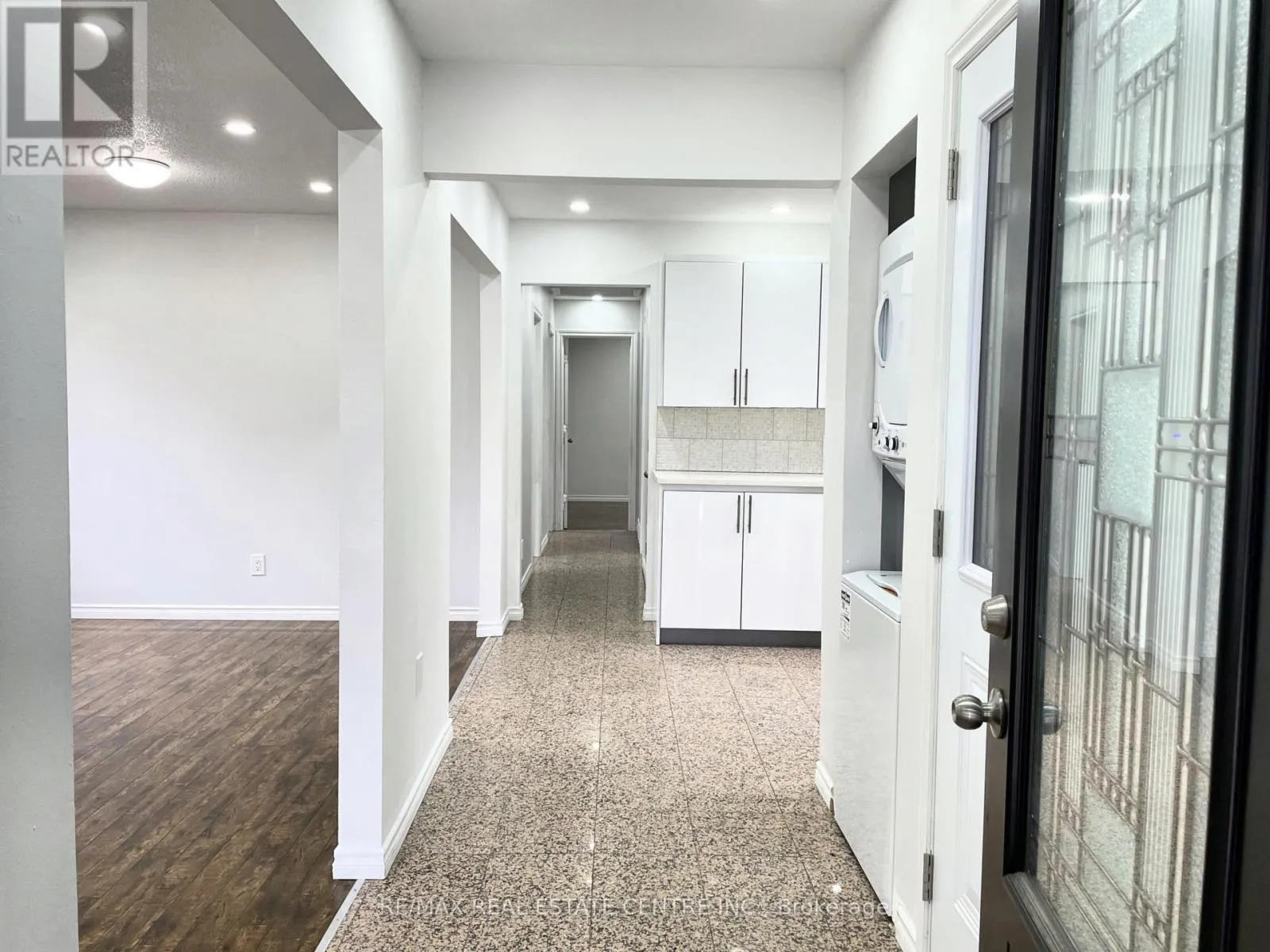 UPPER LEVEL - 5965 CRIMSON DRIVE