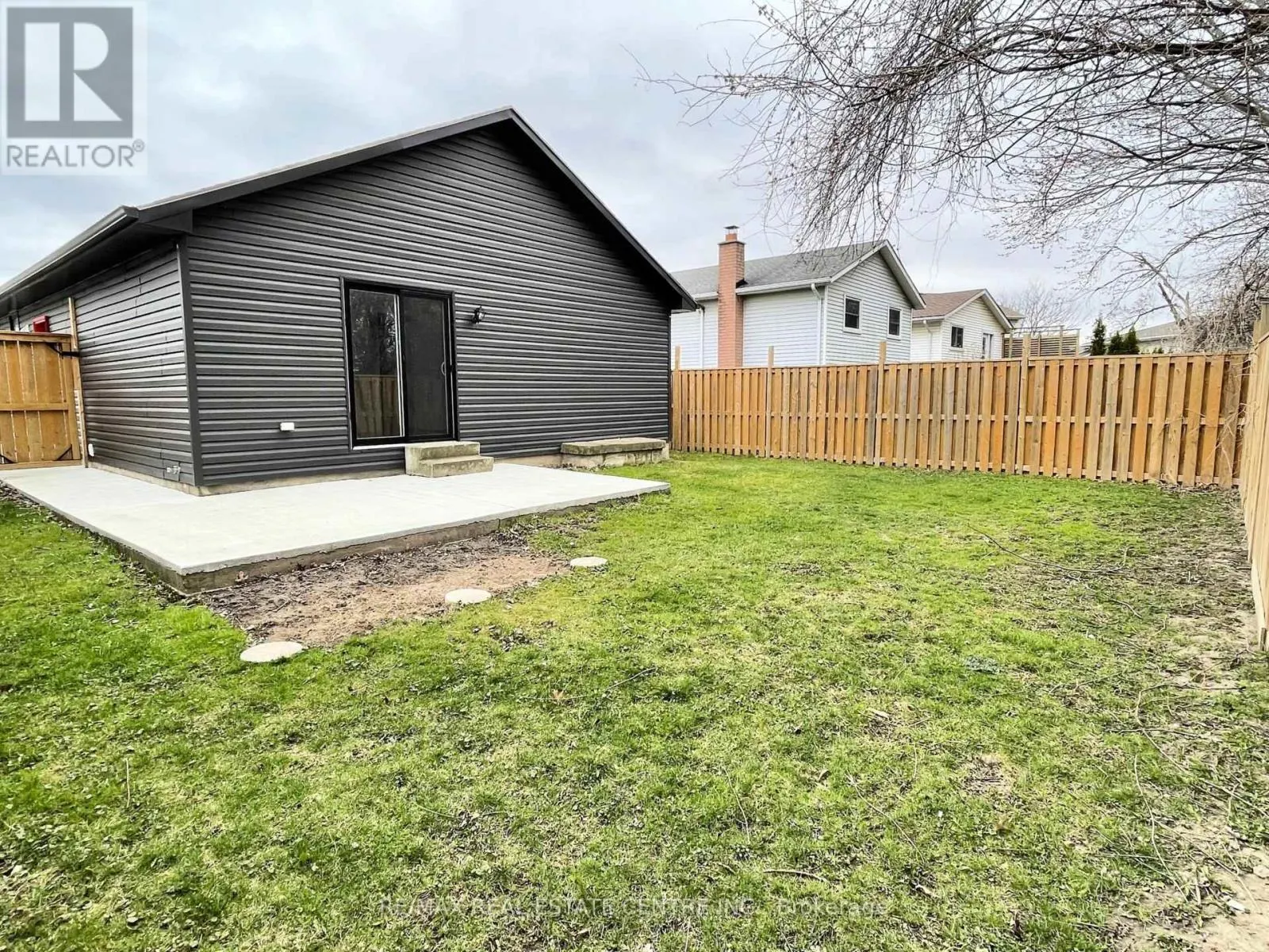 UPPER LEVEL - 5965 CRIMSON DRIVE