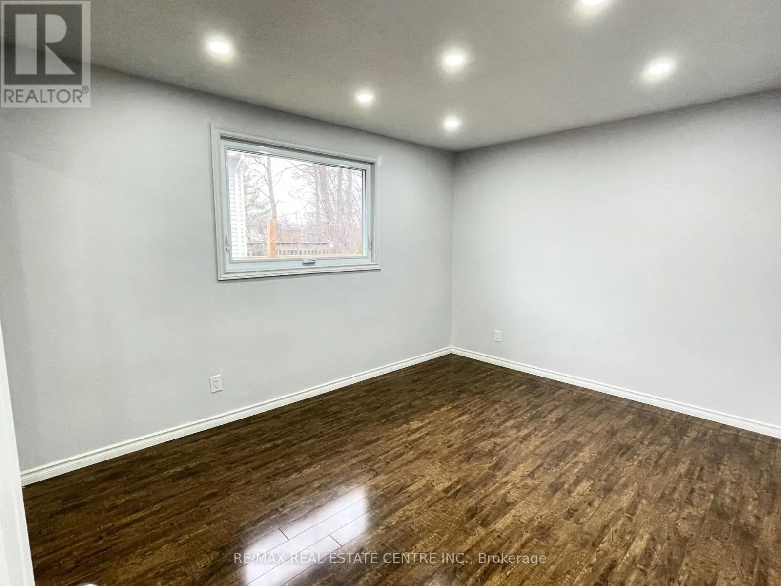 UPPER LEVEL - 5965 CRIMSON DRIVE