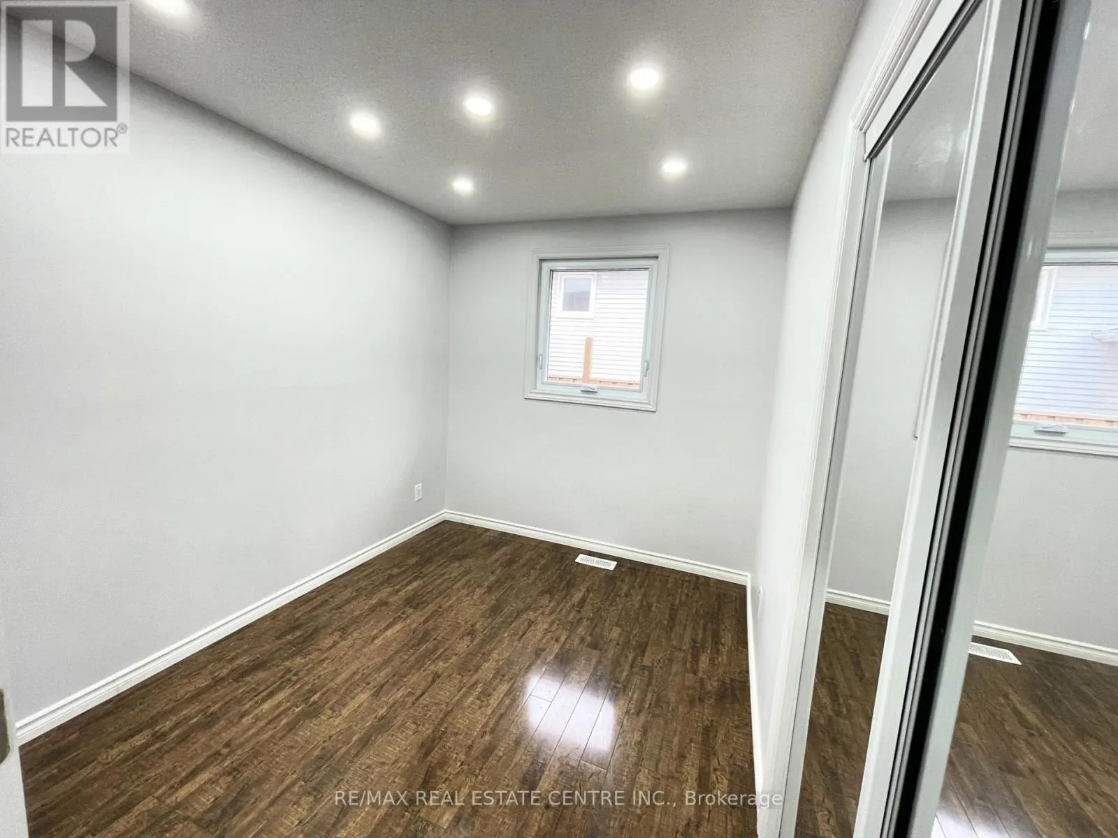 UPPER LEVEL - 5965 CRIMSON DRIVE