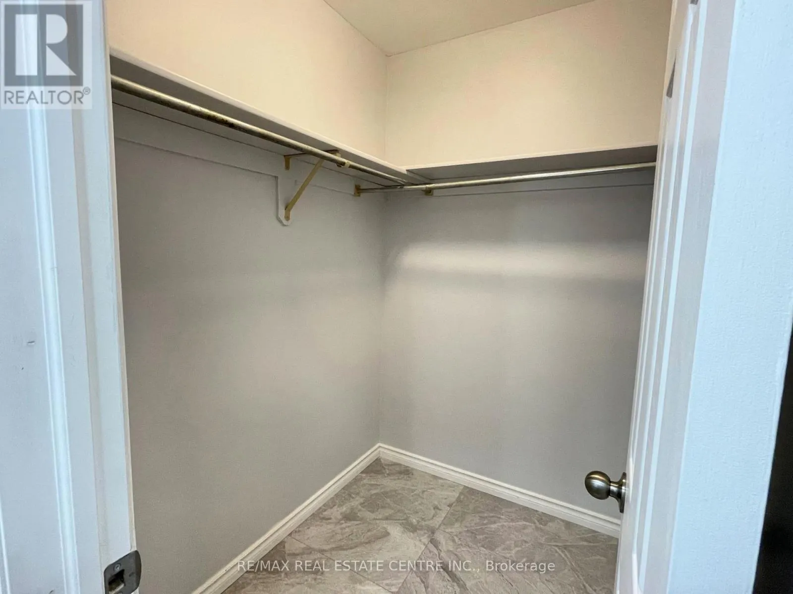 UPPER LEVEL - 5965 CRIMSON DRIVE