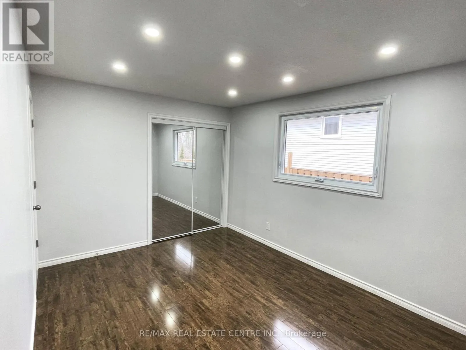 UPPER LEVEL - 5965 CRIMSON DRIVE