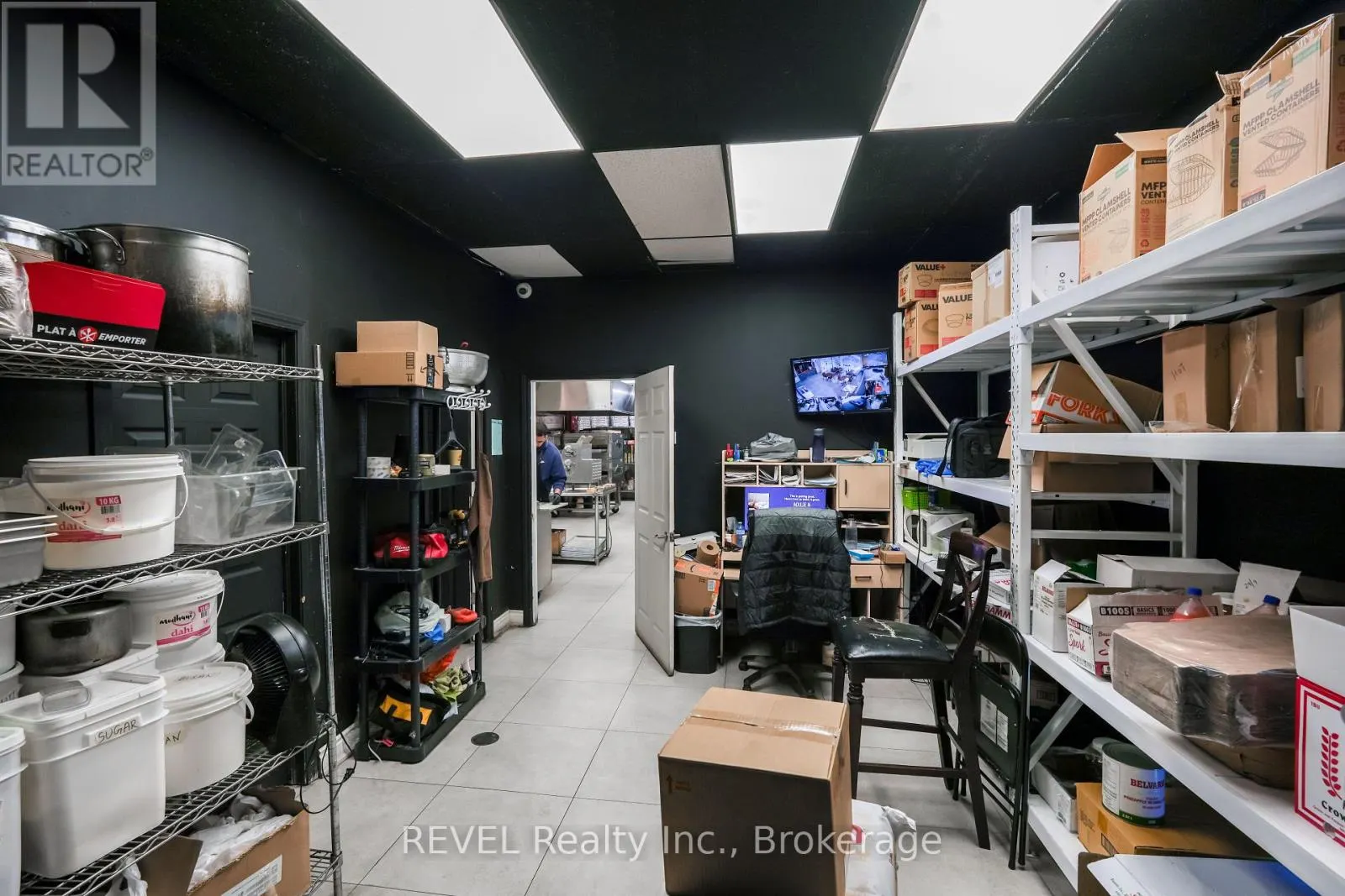 5 - 1001 LANGS DRIVE, #5