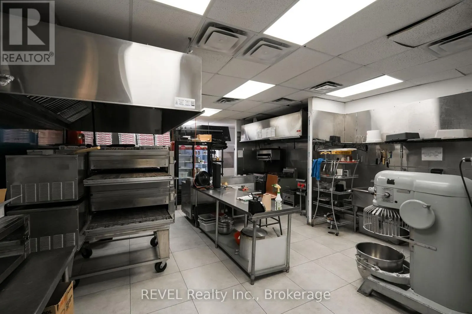 5 - 1001 LANGS DRIVE, #5