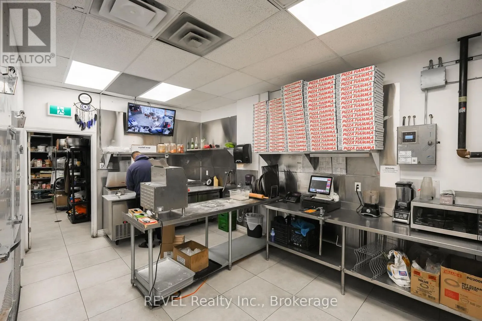 5 - 1001 LANGS DRIVE, #5