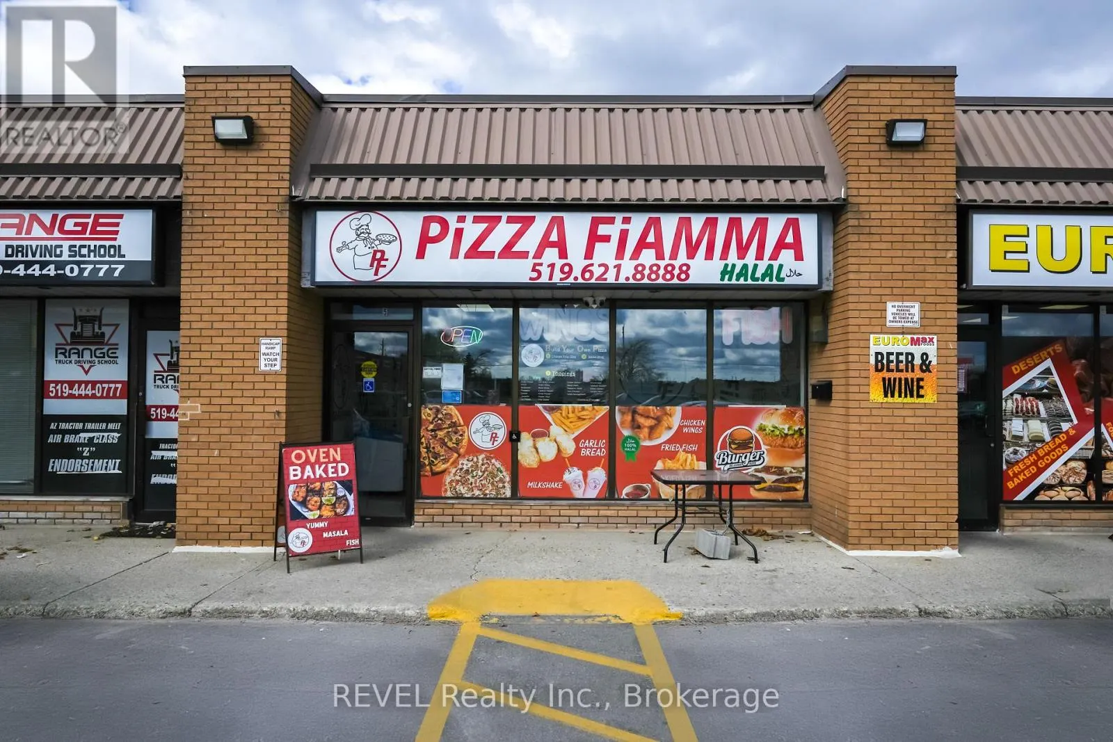 5 - 1001 LANGS DRIVE, #5