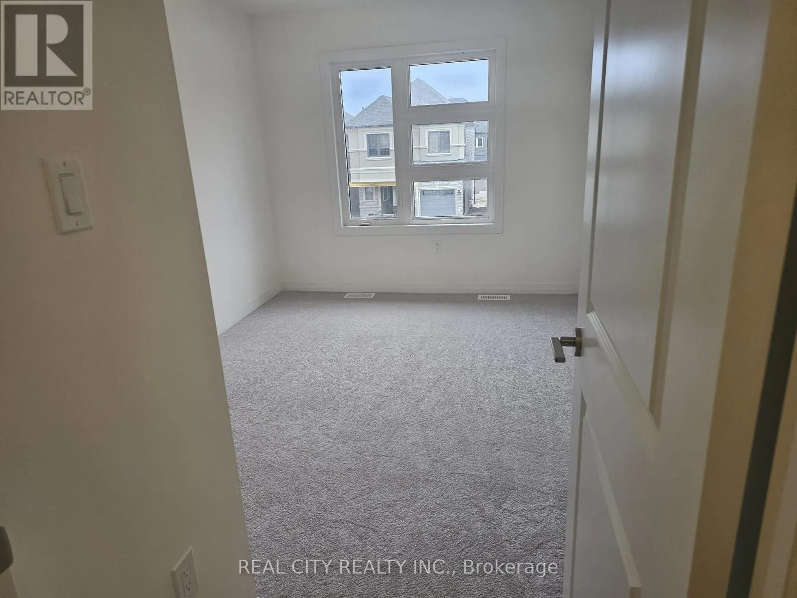 37 GEORGE BRIER DRIVE W