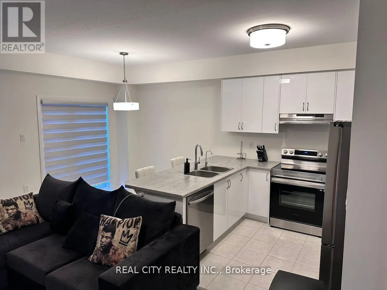 37 GEORGE BRIER DRIVE W