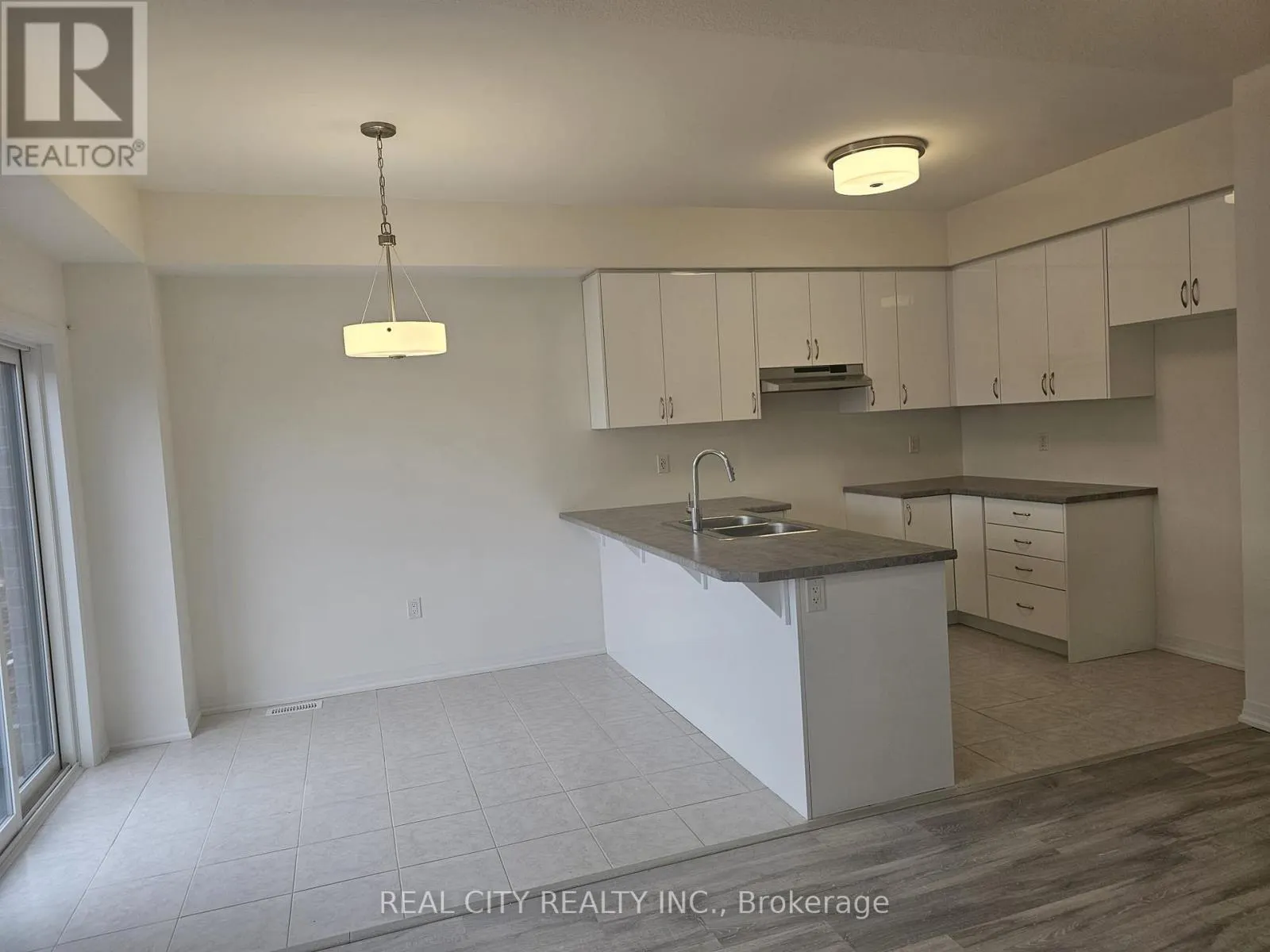 37 GEORGE BRIER DRIVE W