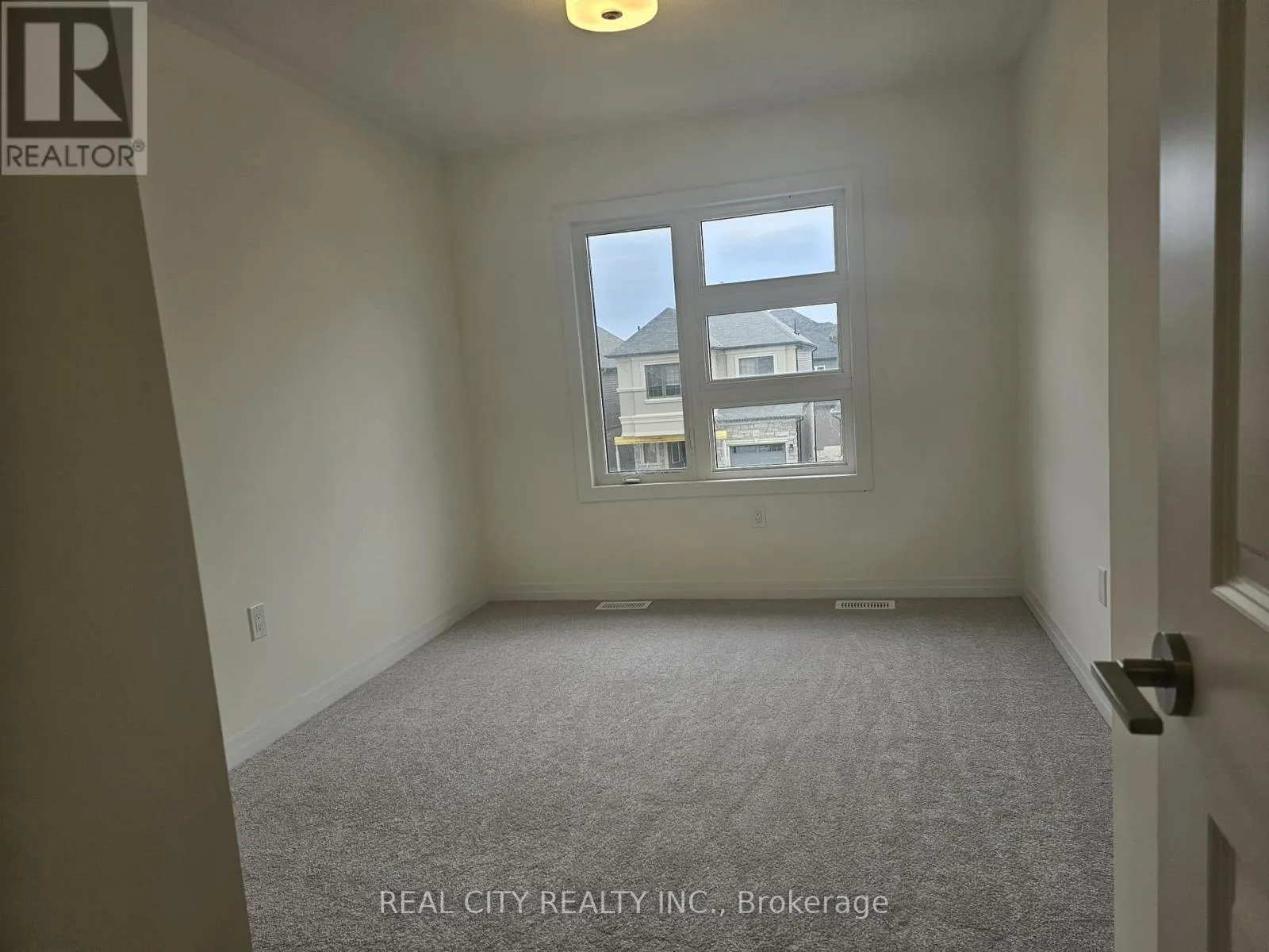 37 GEORGE BRIER DRIVE W