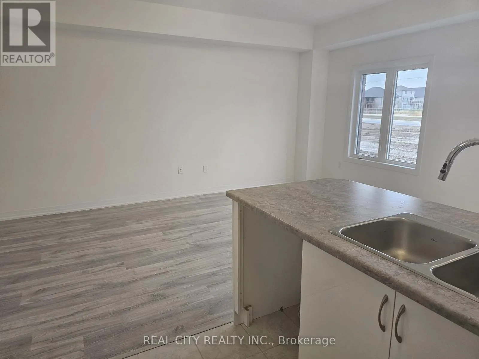 37 GEORGE BRIER DRIVE W