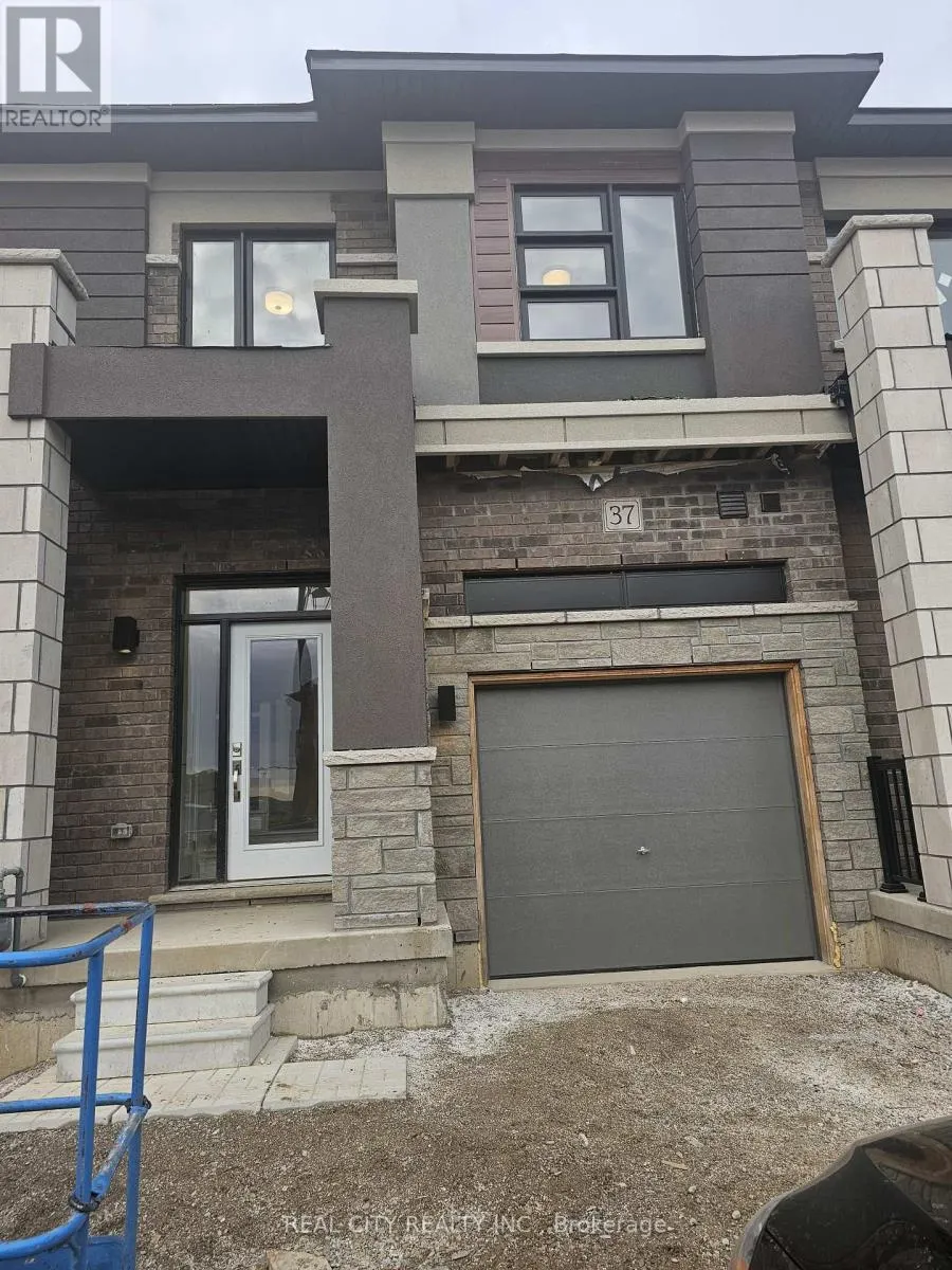 37 GEORGE BRIER DRIVE W