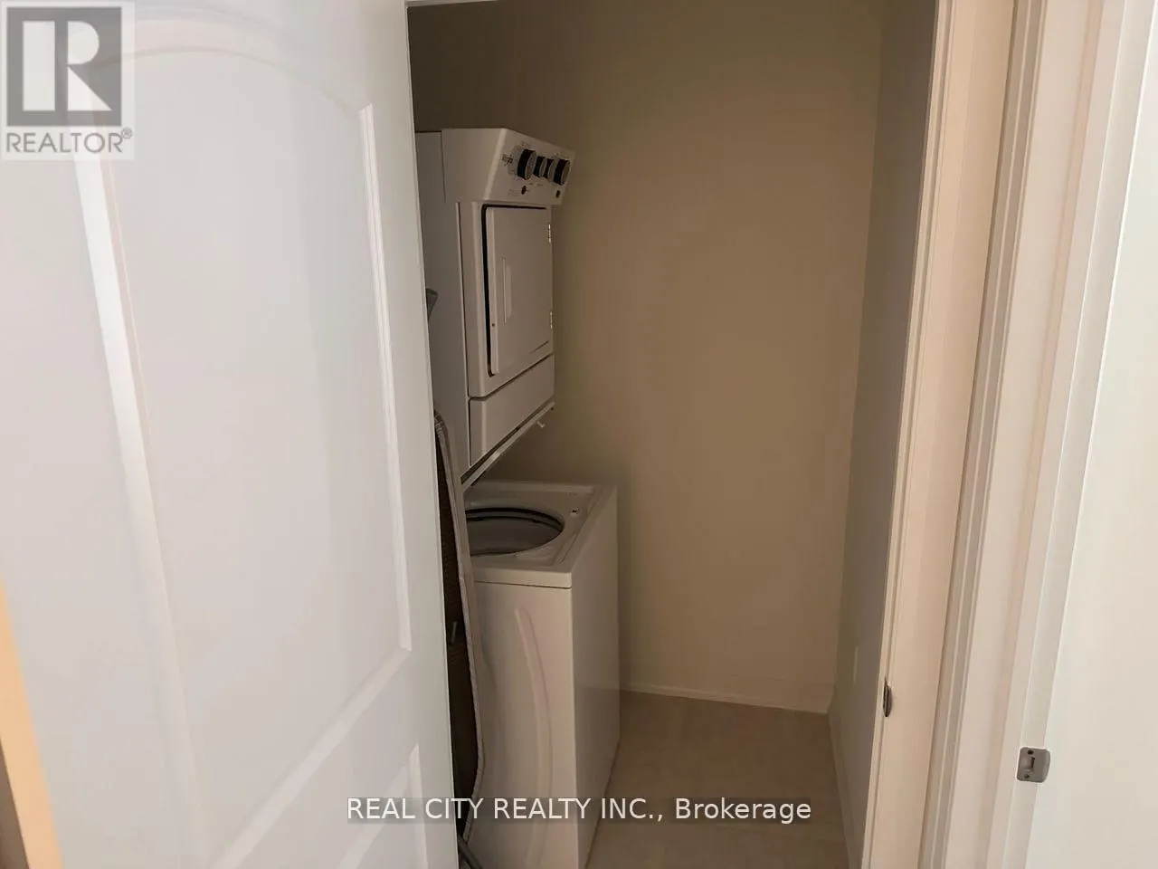 37 GEORGE BRIER DRIVE W