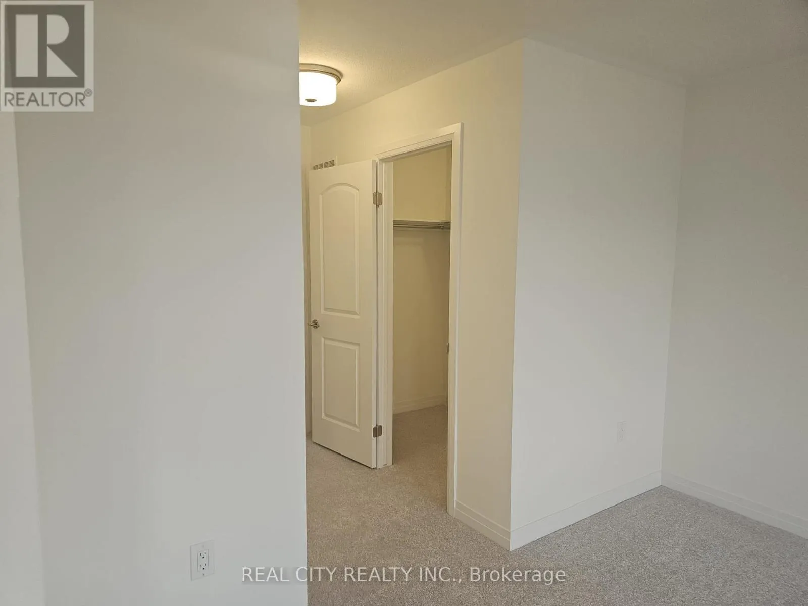 37 GEORGE BRIER DRIVE W