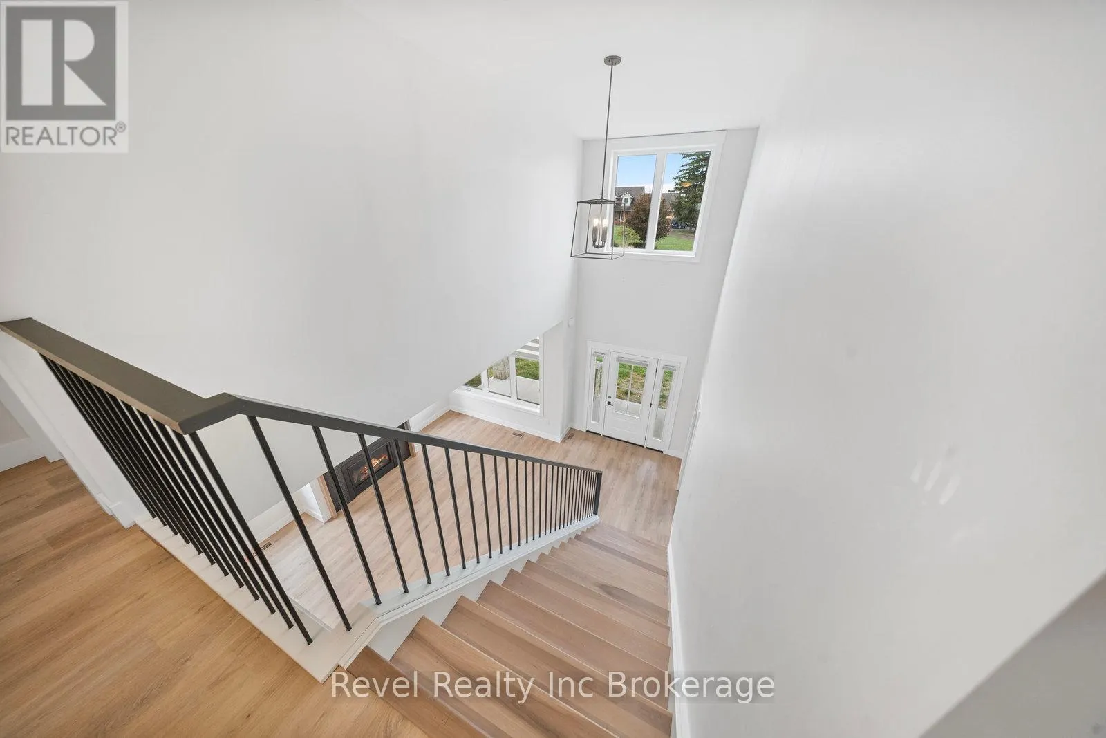 574252 OLD SCHOOL LINE