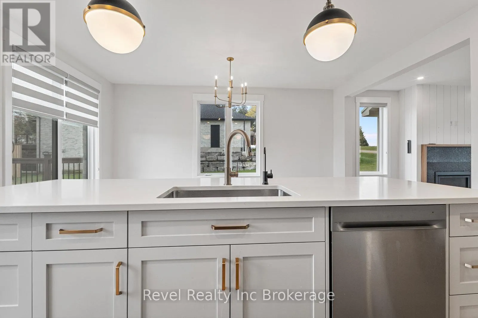 574252 OLD SCHOOL LINE