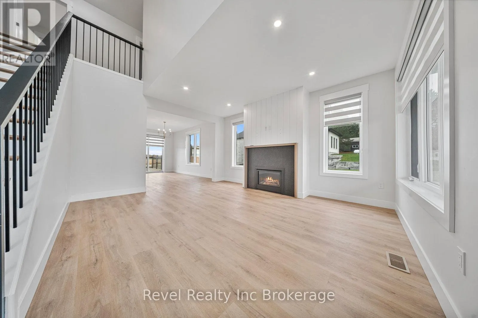 574252 OLD SCHOOL LINE