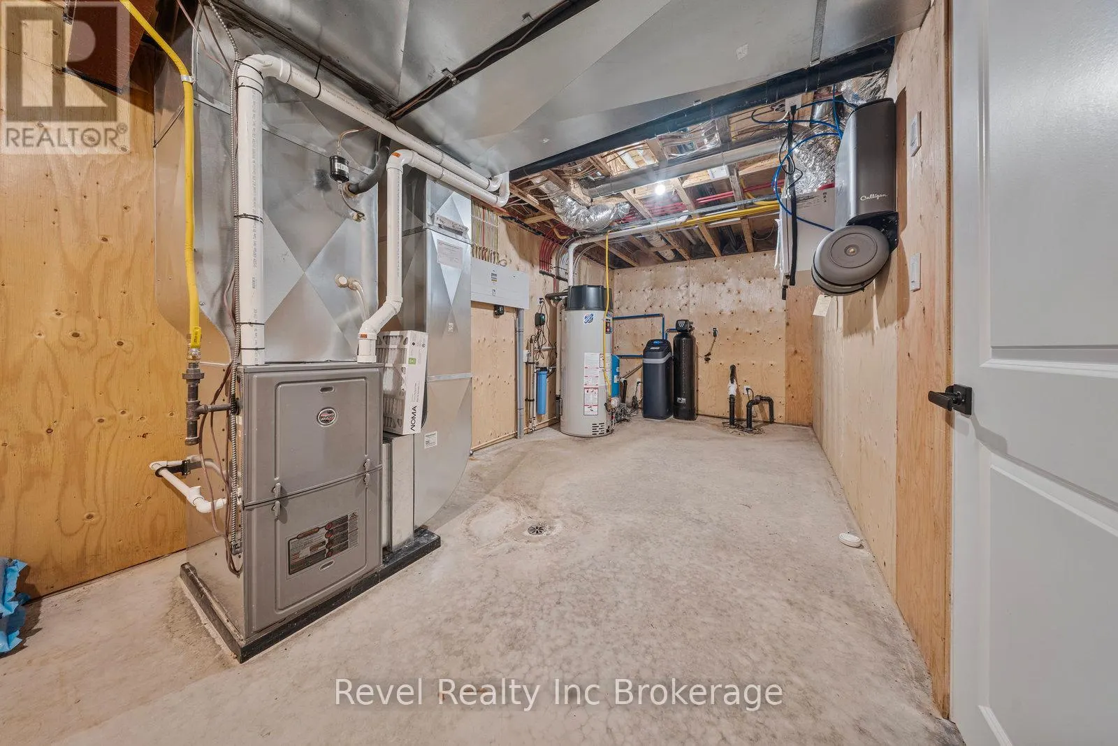 574252 OLD SCHOOL LINE