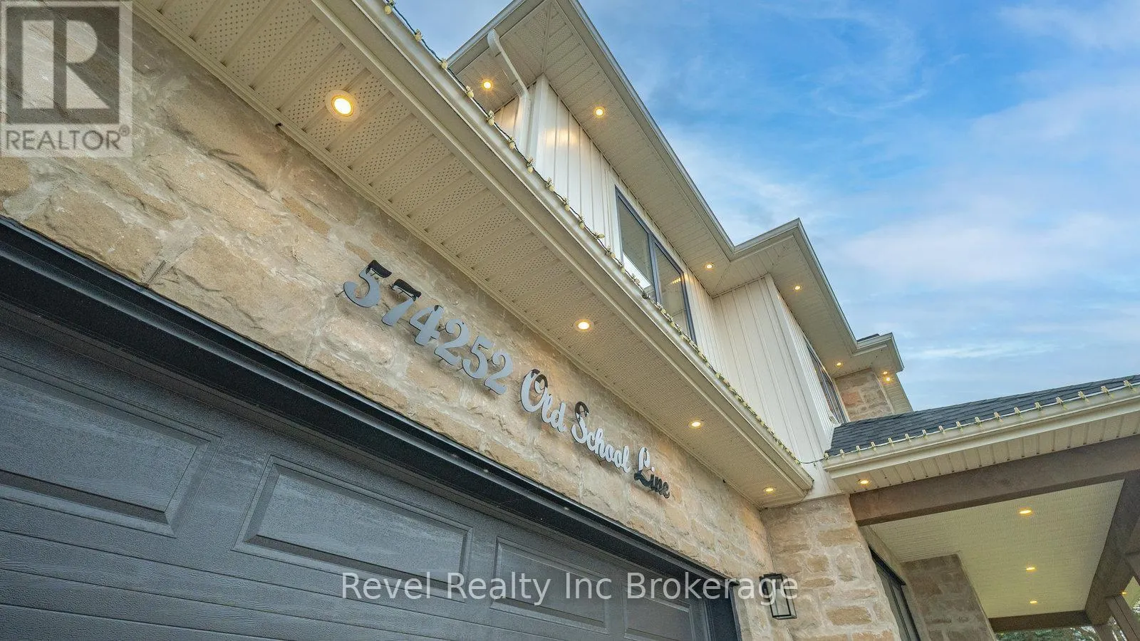 574252 OLD SCHOOL LINE