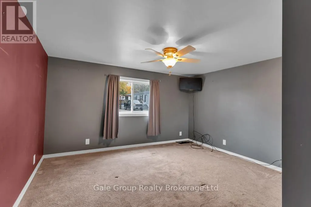 596101 HWY 59 TROPICANA #15 CRESCENT E