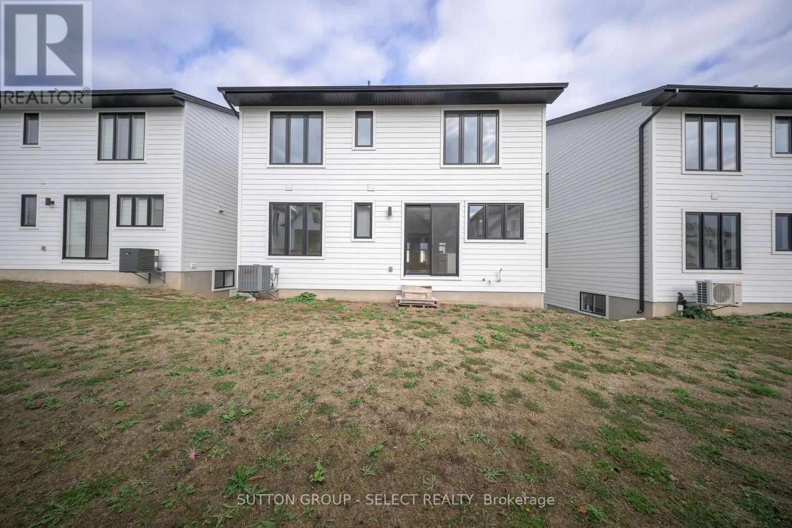 9 - 2835 SHEFFIELD PLACE, #9