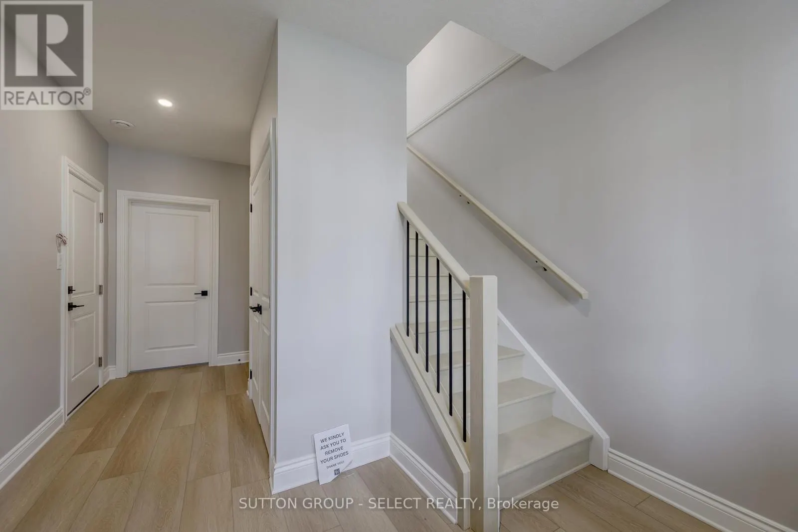 9 - 2835 SHEFFIELD PLACE, #9