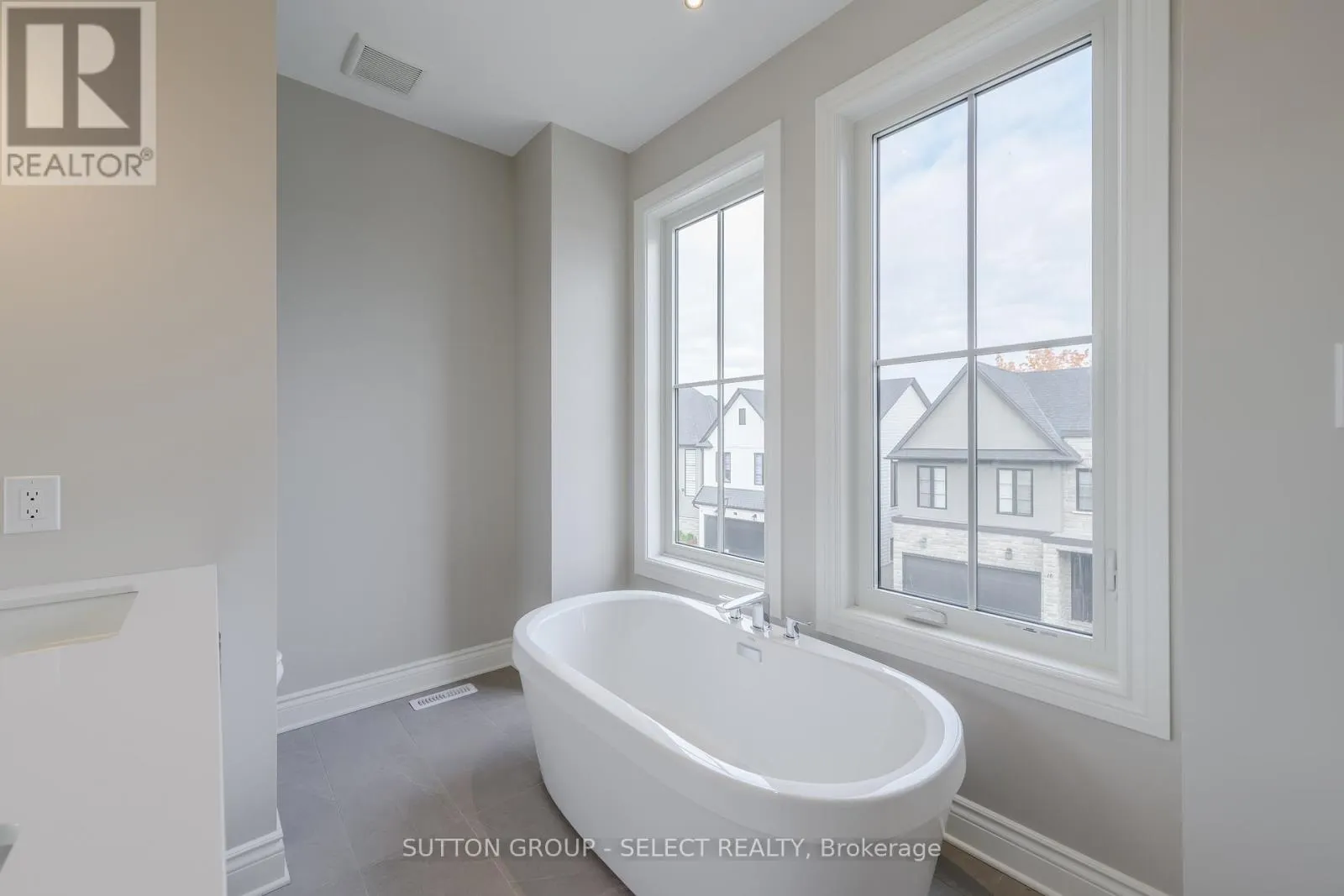 9 - 2835 SHEFFIELD PLACE, #9