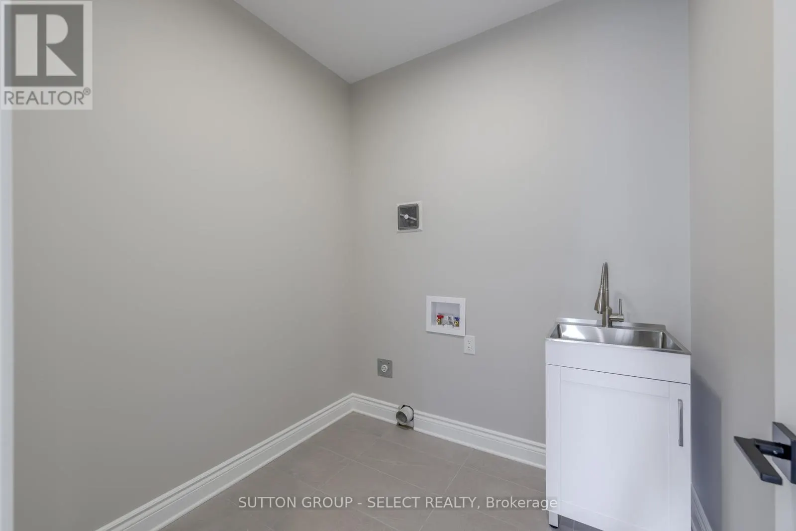 9 - 2835 SHEFFIELD PLACE, #9