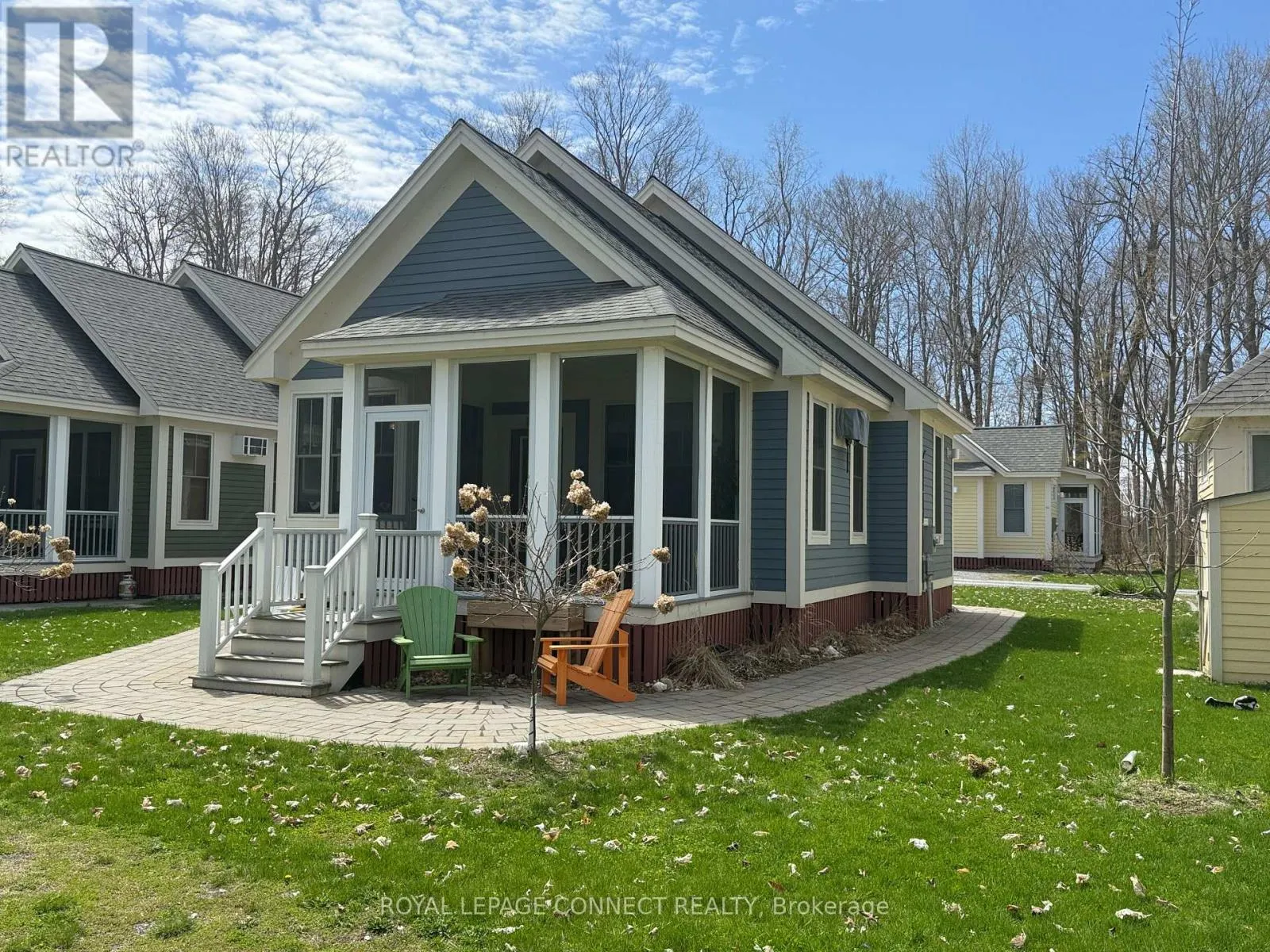 222 - 17 HOLLOW LANE