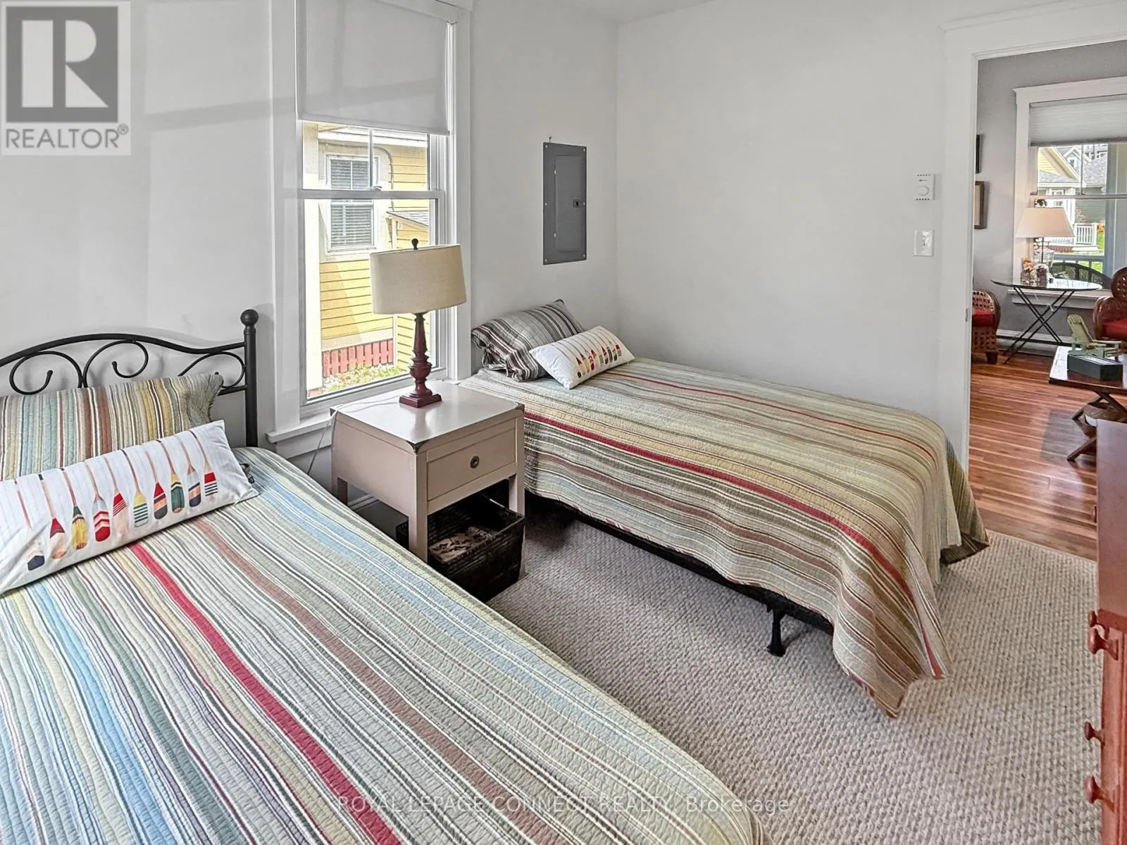 222 - 17 HOLLOW LANE