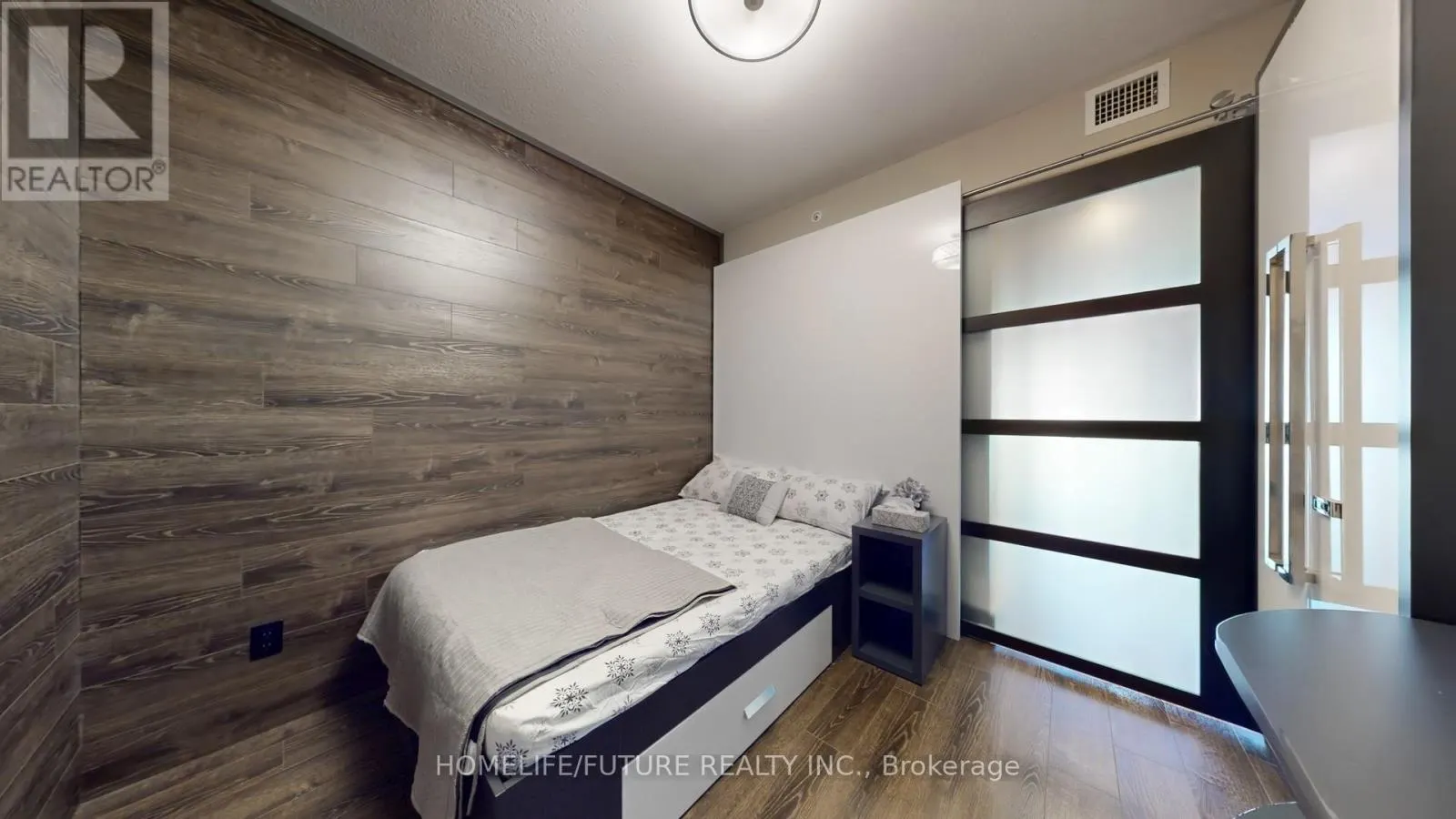 S2205 - 330 PHILLIP STREET