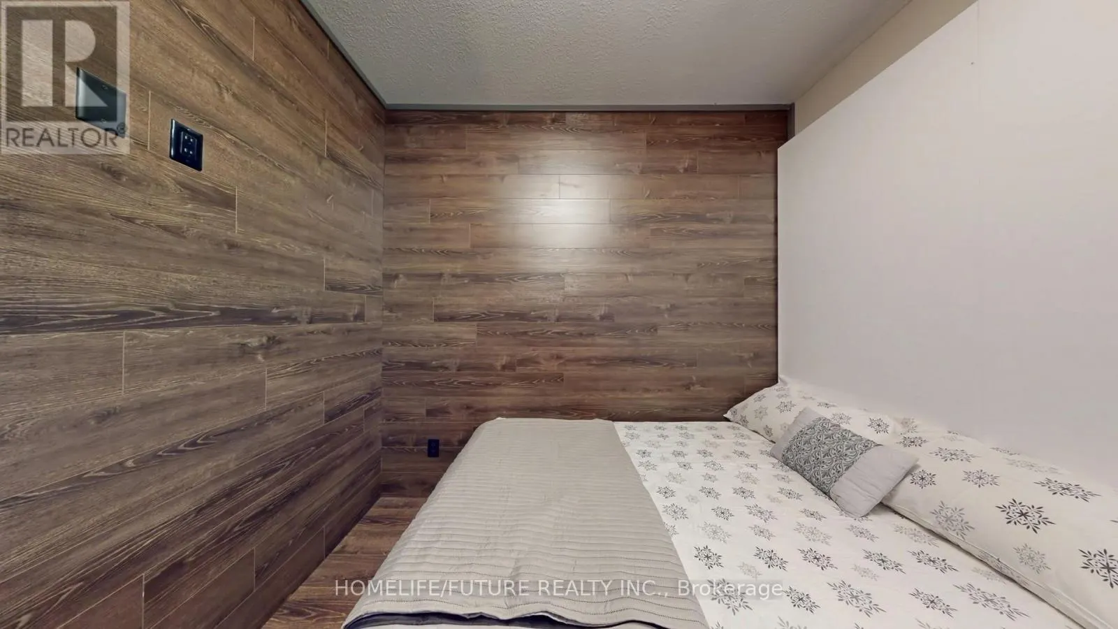 S2205 - 330 PHILLIP STREET