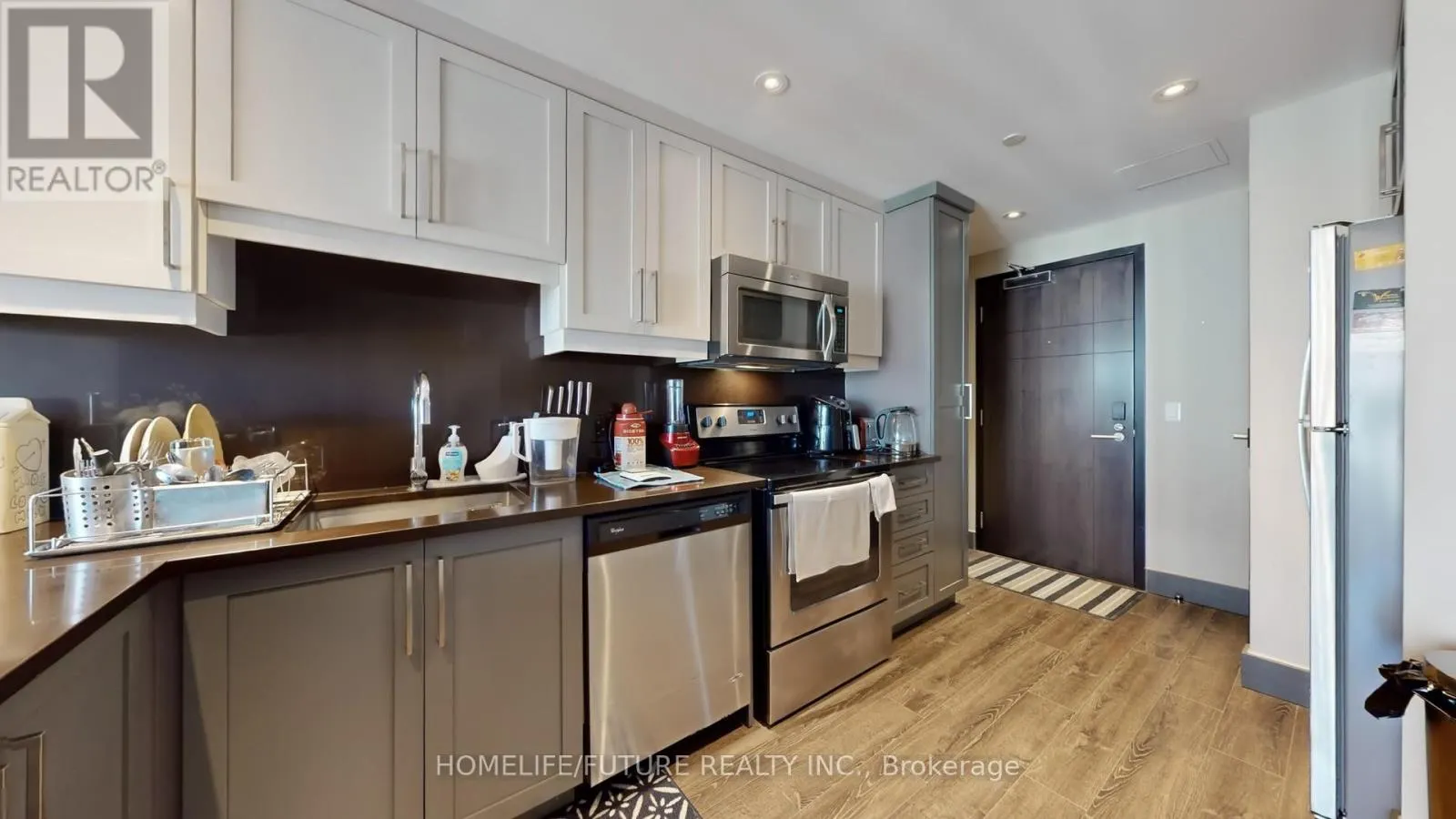 S2205 - 330 PHILLIP STREET