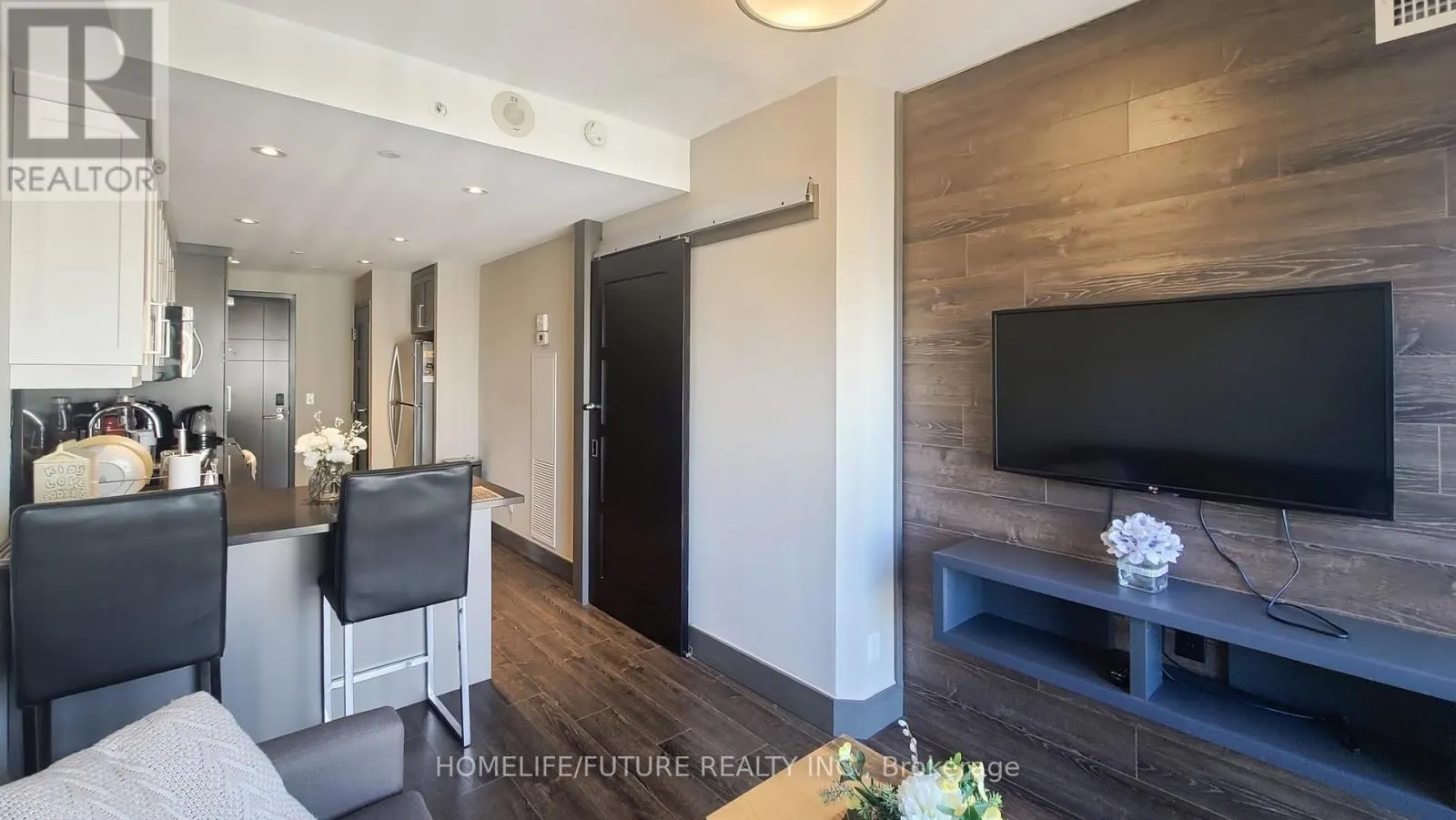 S2205 - 330 PHILLIP STREET