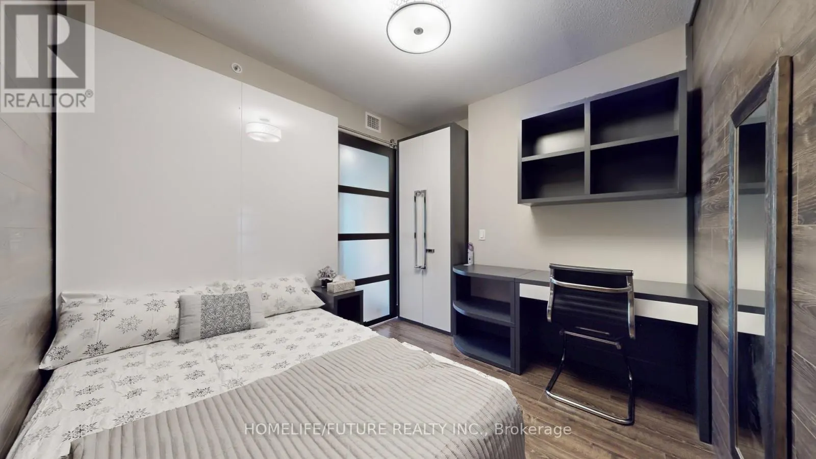 S2205 - 330 PHILLIP STREET