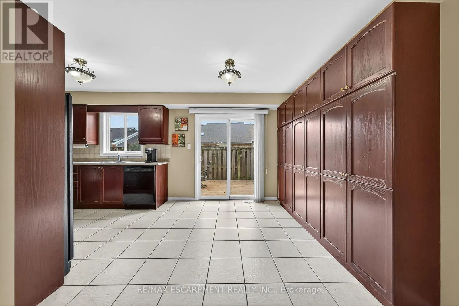 23 - 7 SOUTHSIDE PLACE