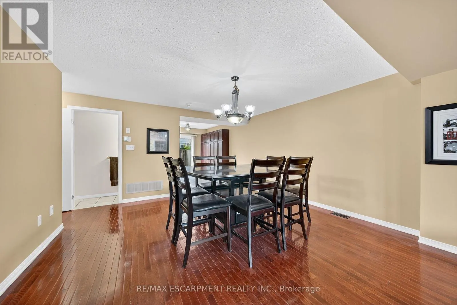 23 - 7 SOUTHSIDE PLACE