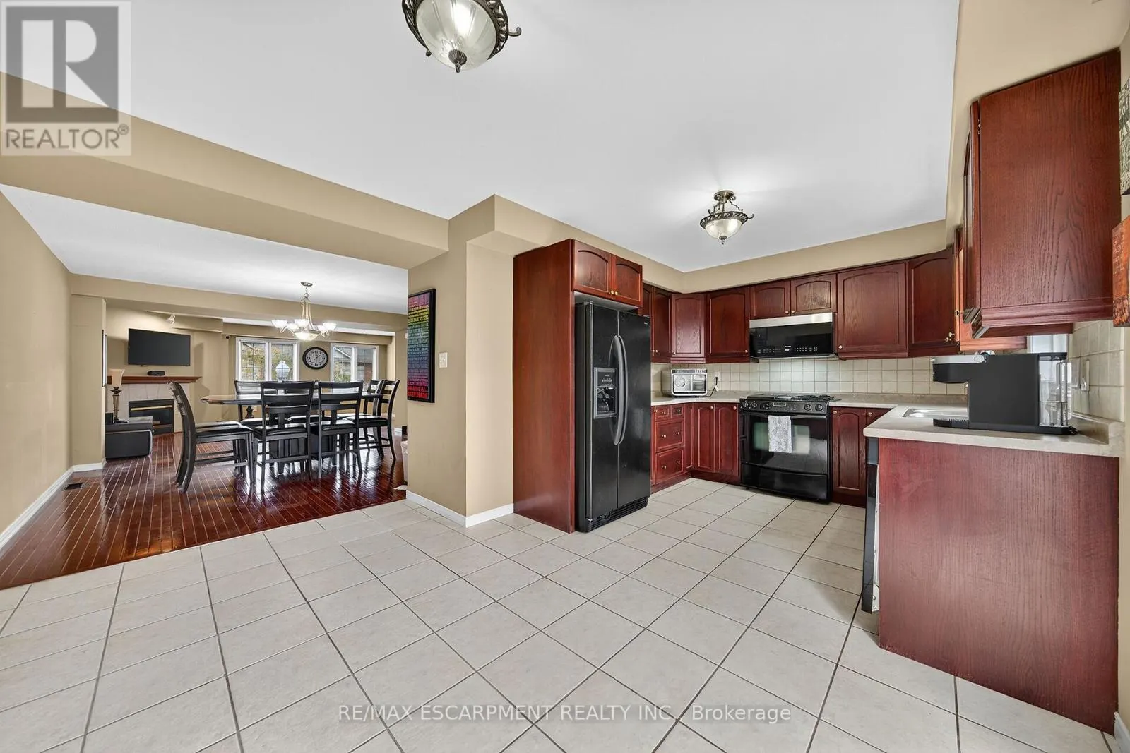 23 - 7 SOUTHSIDE PLACE