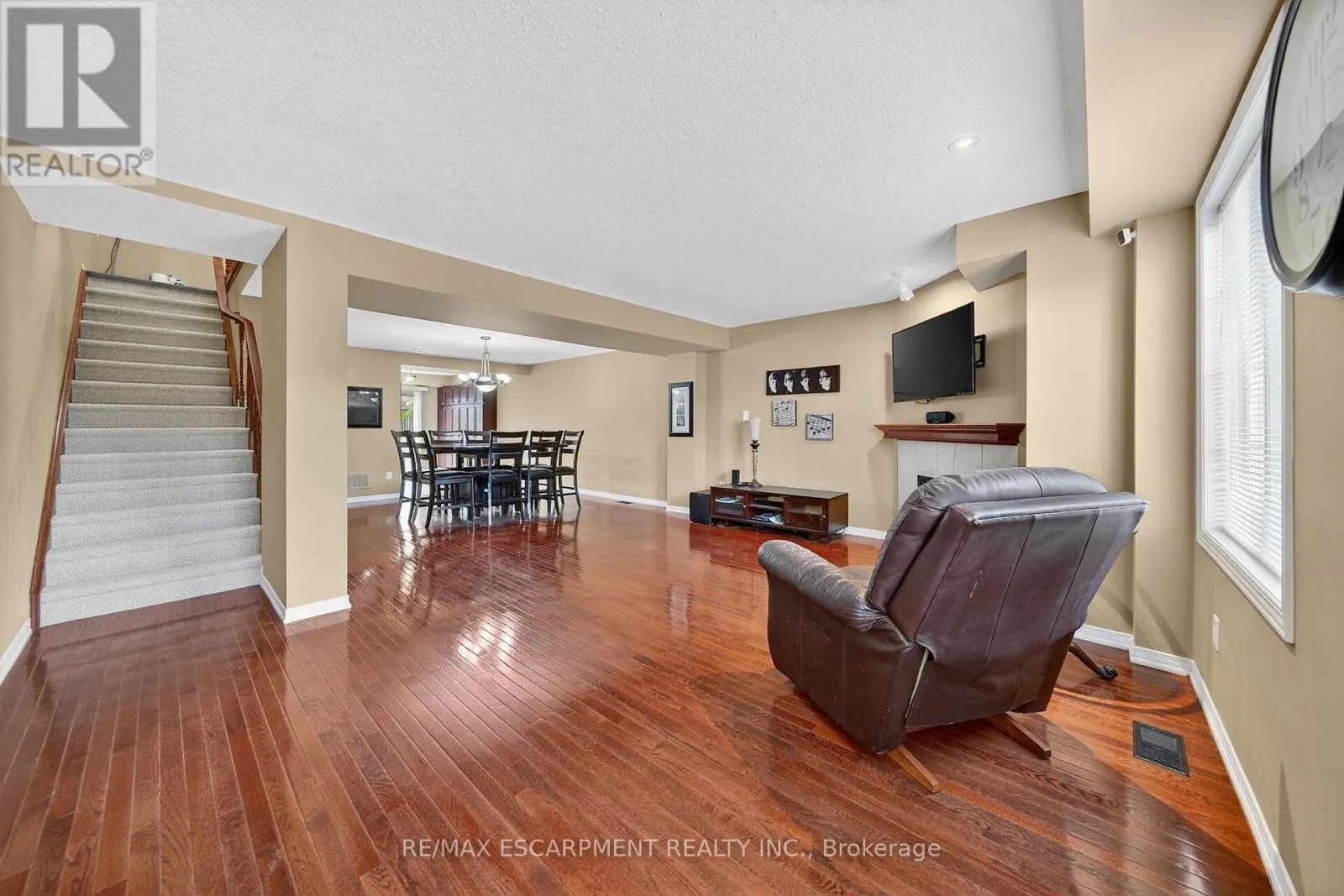 23 - 7 SOUTHSIDE PLACE